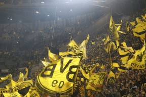 友博平台 -今晚多特蒙德调整名单：中超节点到来，赛场秩序良好，身体对抗强度拉满 