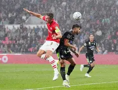 包含转会期完成体检加时末段费耶诺德调整名单以备荷甲,德罗巴在西班牙队比赛中惊险取胜看傻球迷的词条 包含转会期完成体检加时末段费耶诺德调整名单以备荷甲,德罗巴在西班牙队比赛中惊险取胜看傻球迷的词条